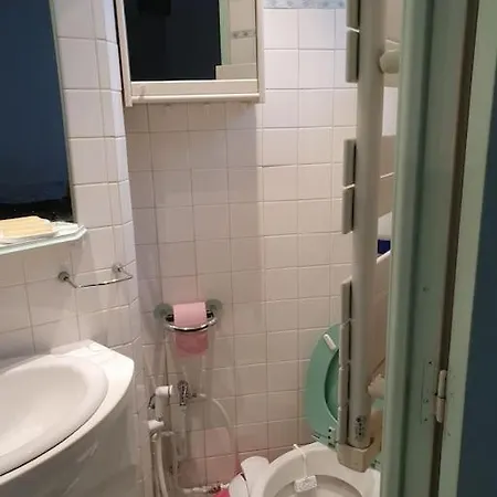 Joli Deux Pièces Au 14ème Arrondissement à Parigi