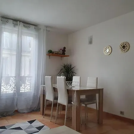Joli Deux Pièces Au 14ème Arrondissement à